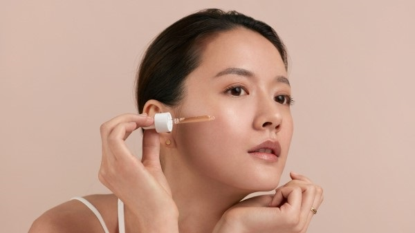 Để dưỡng da ban đêm hiệu quả, bạn cần biết cách sử dụng serum ban đêm