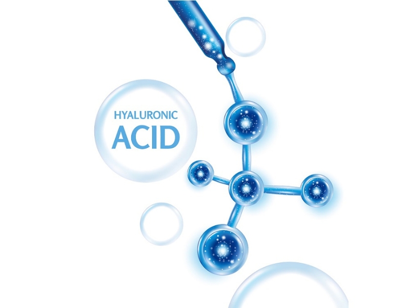 Hyaluronic acid là thành phần thường thấy trong nhiều loại serum phục hồi da mỏng yếu.